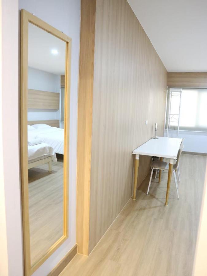 Boon Street Hostel Bangkok Luaran gambar